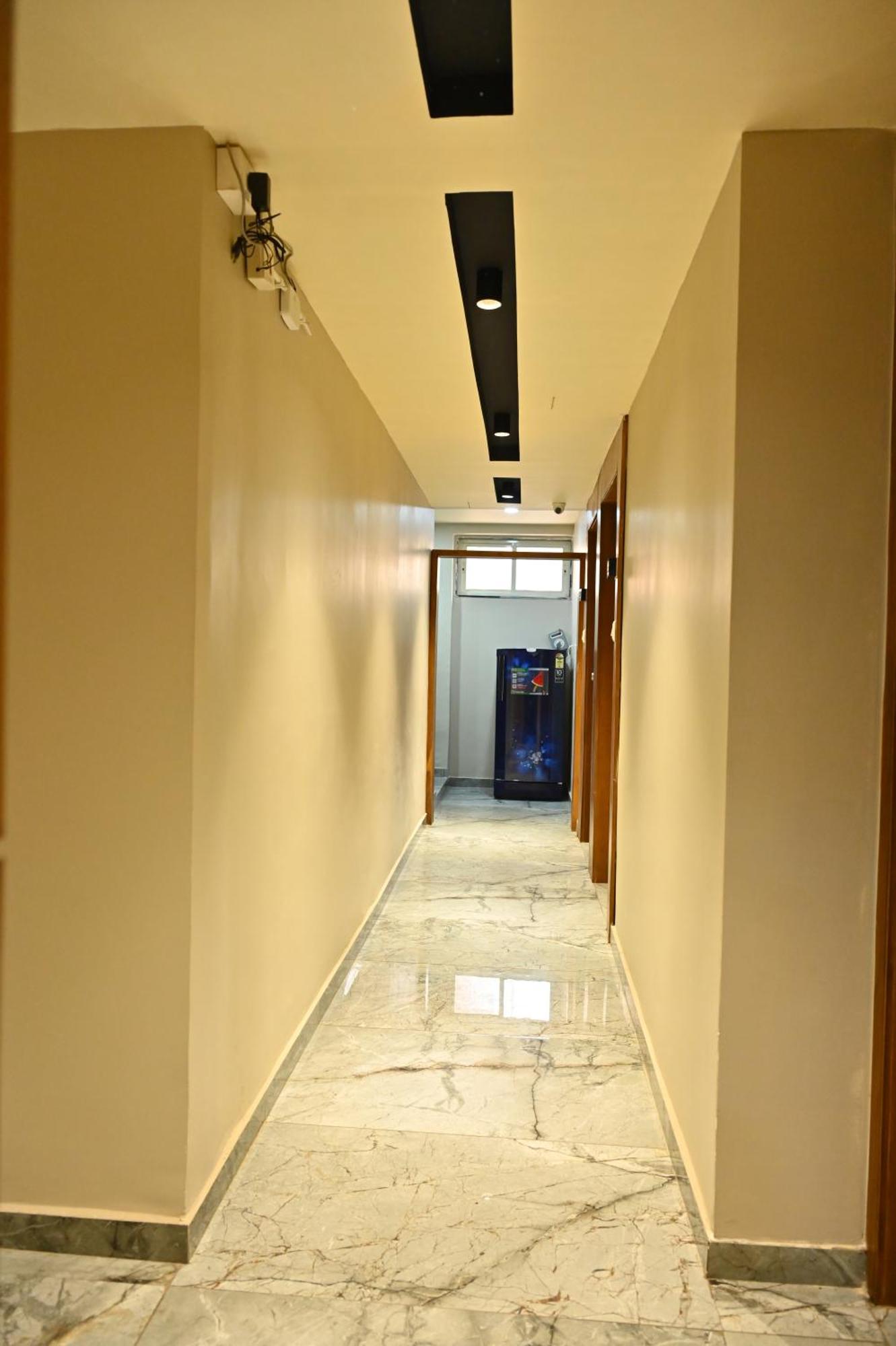 Hotel Sury Villa Ahmedabad Bagian luar foto